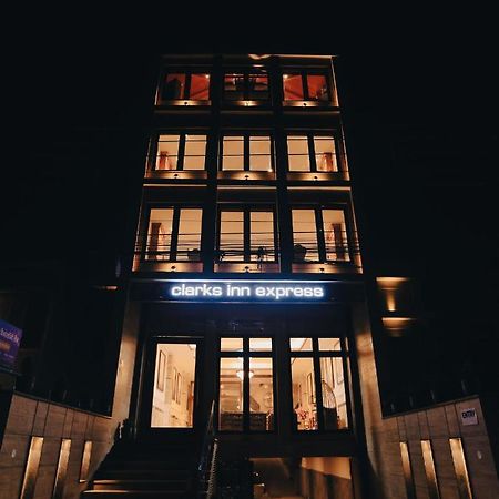 Clarks Inn Express, Dehradun Esterno foto