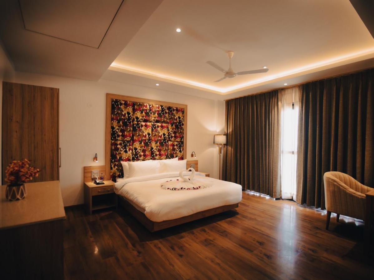 Clarks Inn Express, Dehradun Esterno foto