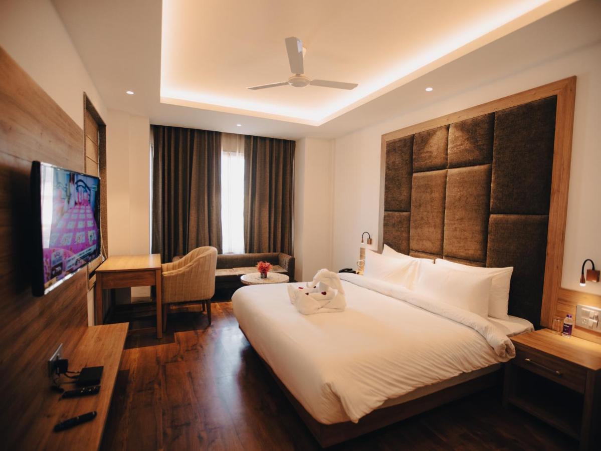 Clarks Inn Express, Dehradun Esterno foto