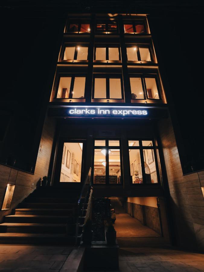 Clarks Inn Express, Dehradun Esterno foto