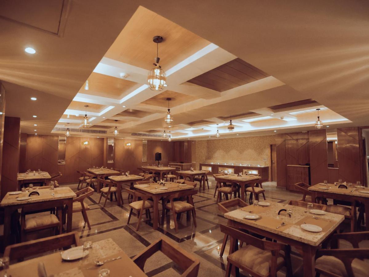 Clarks Inn Express, Dehradun Esterno foto