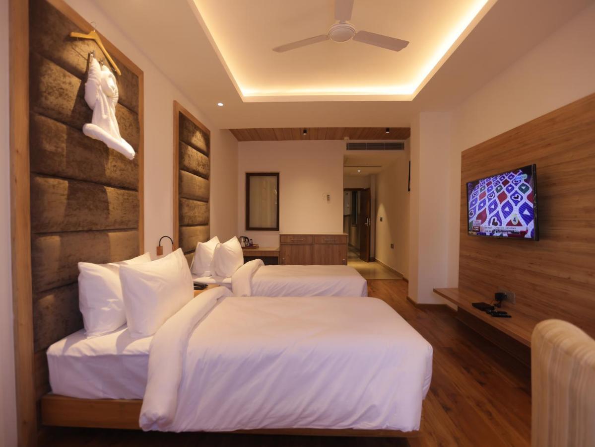 Clarks Inn Express, Dehradun Esterno foto