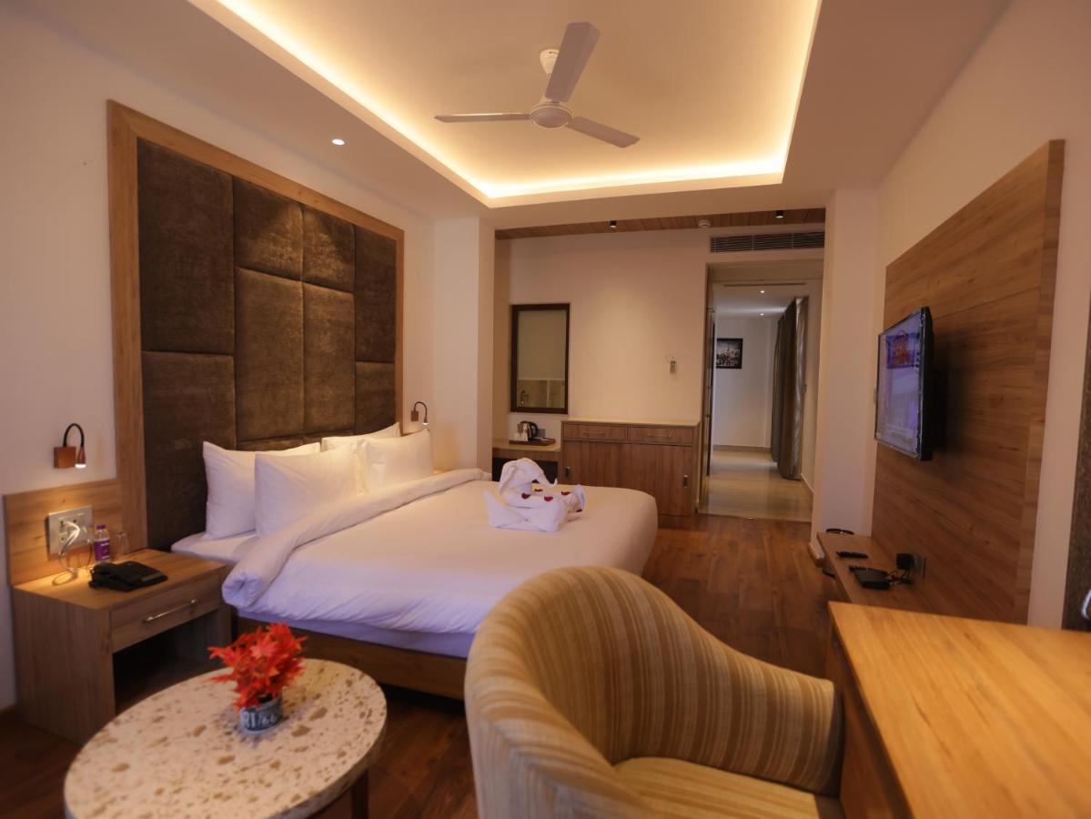 Clarks Inn Express, Dehradun Esterno foto